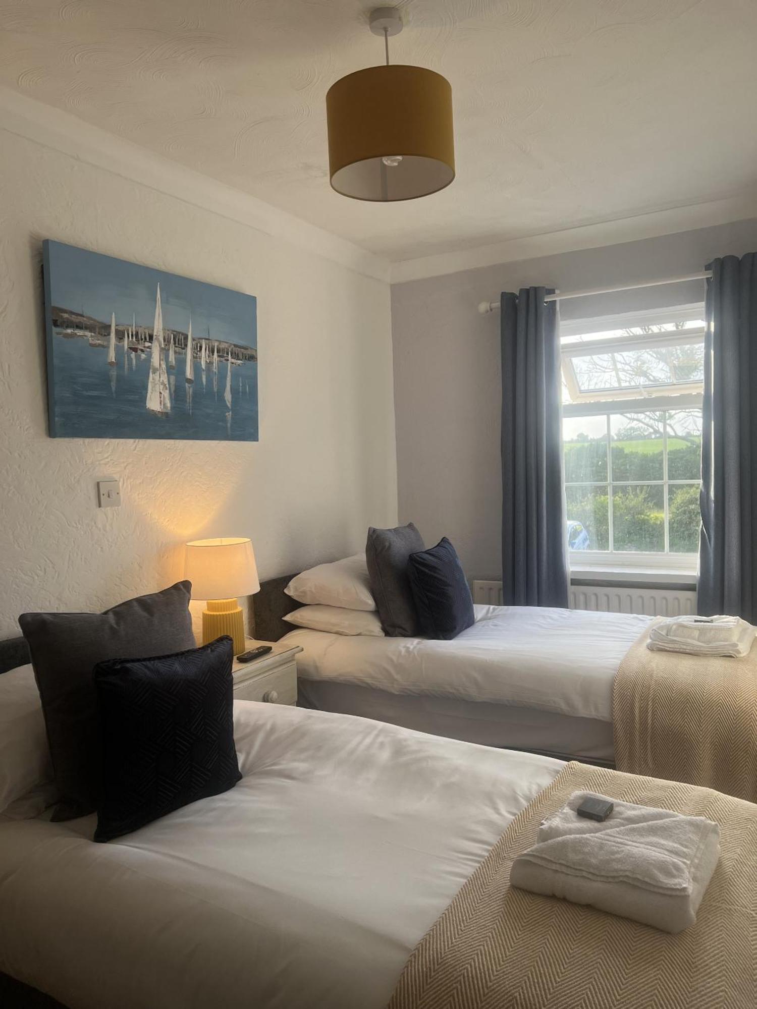 Ty Dderw Country Inn Моелфр Номер фото